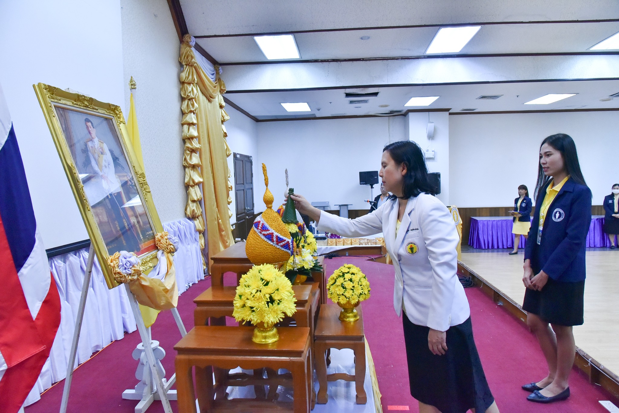 พิธีถวายพระพรชัยมงคลและลงนามถวายพระพร พระบาทสมเด็จพระเจ้าอยู่หัว
