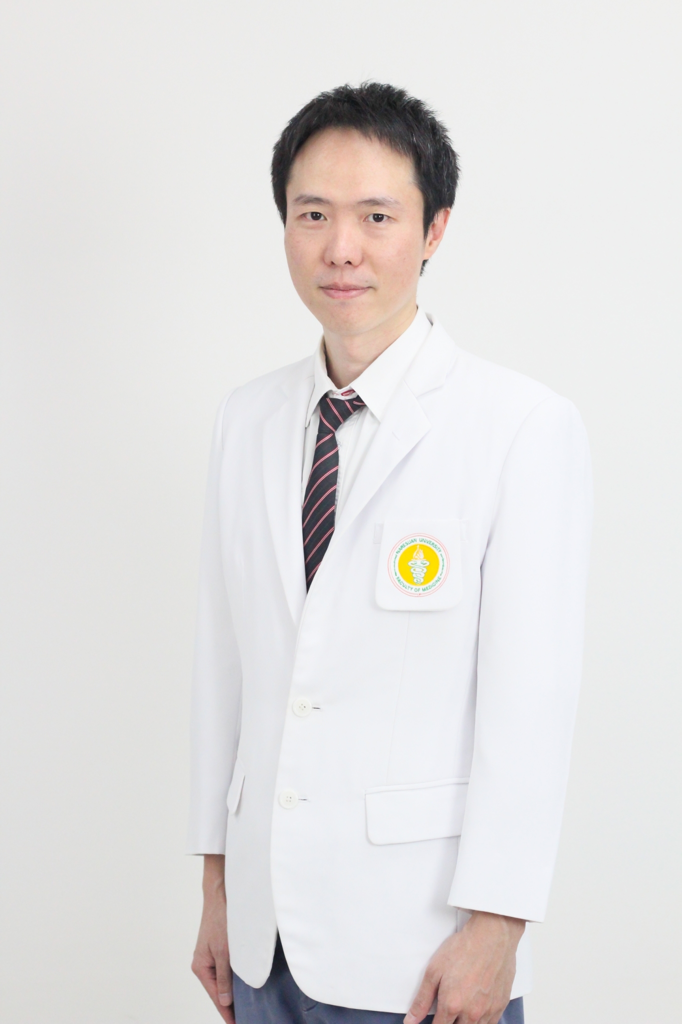 นายแพทย์สาธิต สถาพรธนวัฒน์