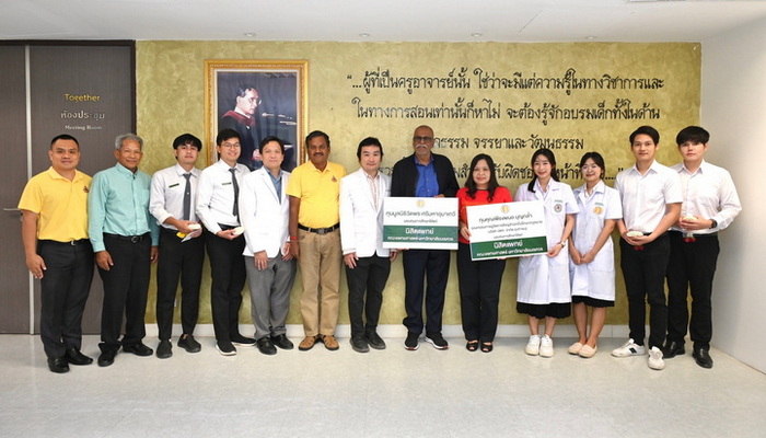 พิธีรับมอบทุนการศึกษาผู้มีจิตศรัทธาครอบครัวบุญกล่ำและทุนการศึกษามูลนิธิวัดพระศรีมหาอุมาเทวี ประจำปีการศึกษา 2567